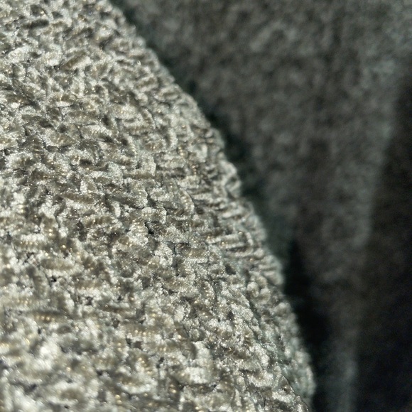 Warm & Cozy Green Pullover Sweater - Picture 9 of 9